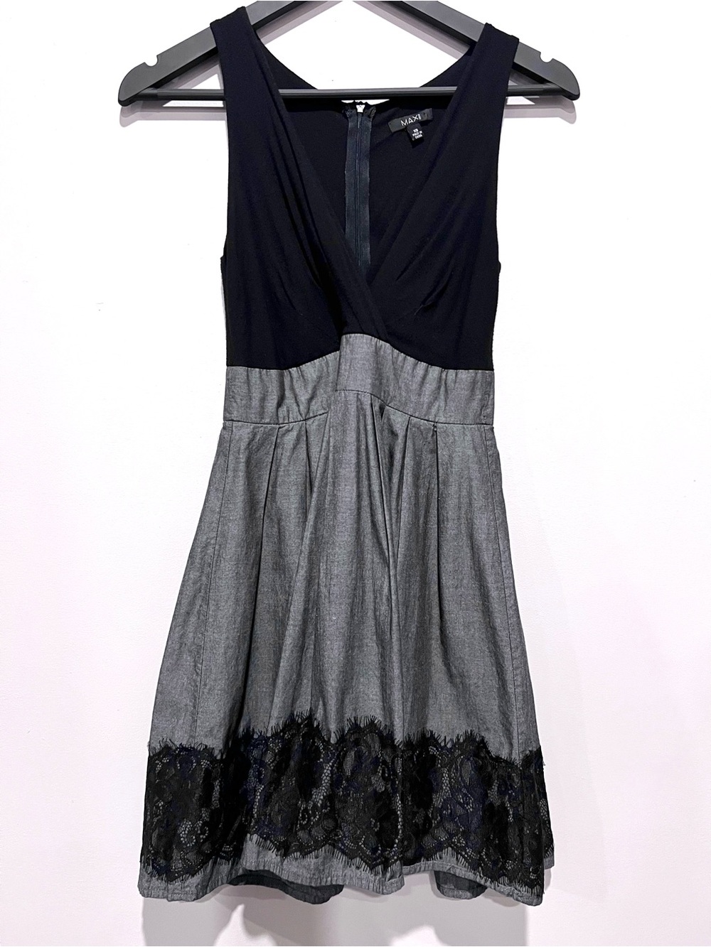 MAX Studio Black Lace Hem Fit & Flare Dress Size XS Sleeveless Mini V-Neck